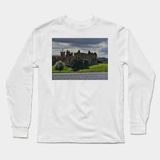 Linlithgow Palace ( in Outlander as Wentworth Prison) Long Sleeve T-Shirt